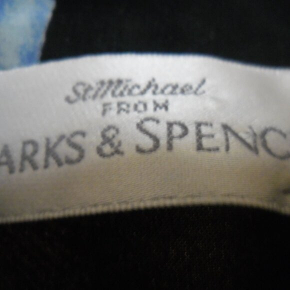 Full-length, fully-lined skirt. Dark blue with light blue flowers. Small-medium - Picture 5 of 6